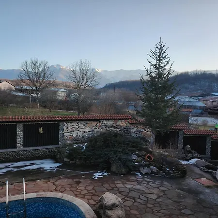 бащин дом 게스트하우스 아프릴치