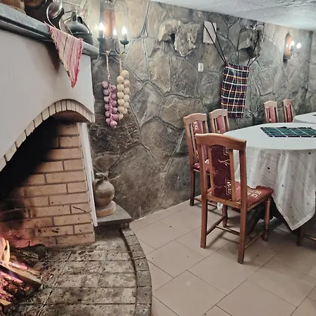 Affittacamere бащин дом Apriltsi (Lovech)