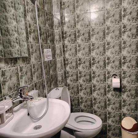 бащин дом * Aprilci