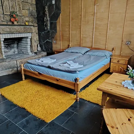 бащин дом Penzion *