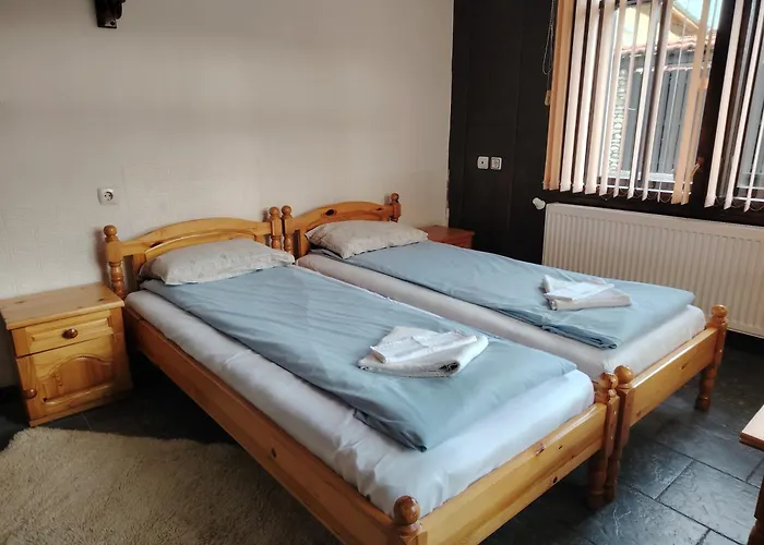 бащин дом 게스트하우스 아프릴치