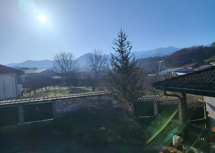 бащин дом * Apriłci